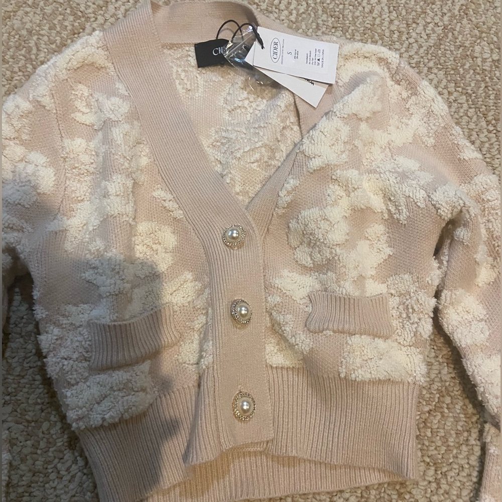*NEW WITH TAGS* Simple Love Floral Textured Cardigan Size S